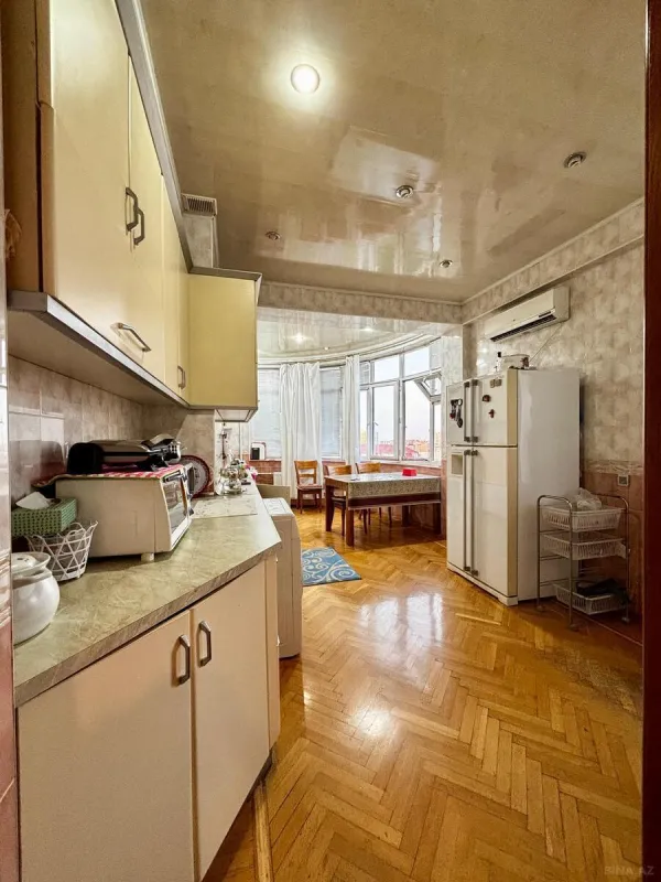 Satılır 3 otaqlı mənzil 167.7 m²