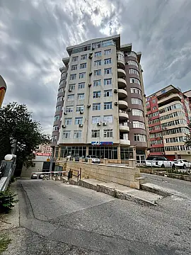 Satılır 3 otaqlı mənzil 167.7 m²