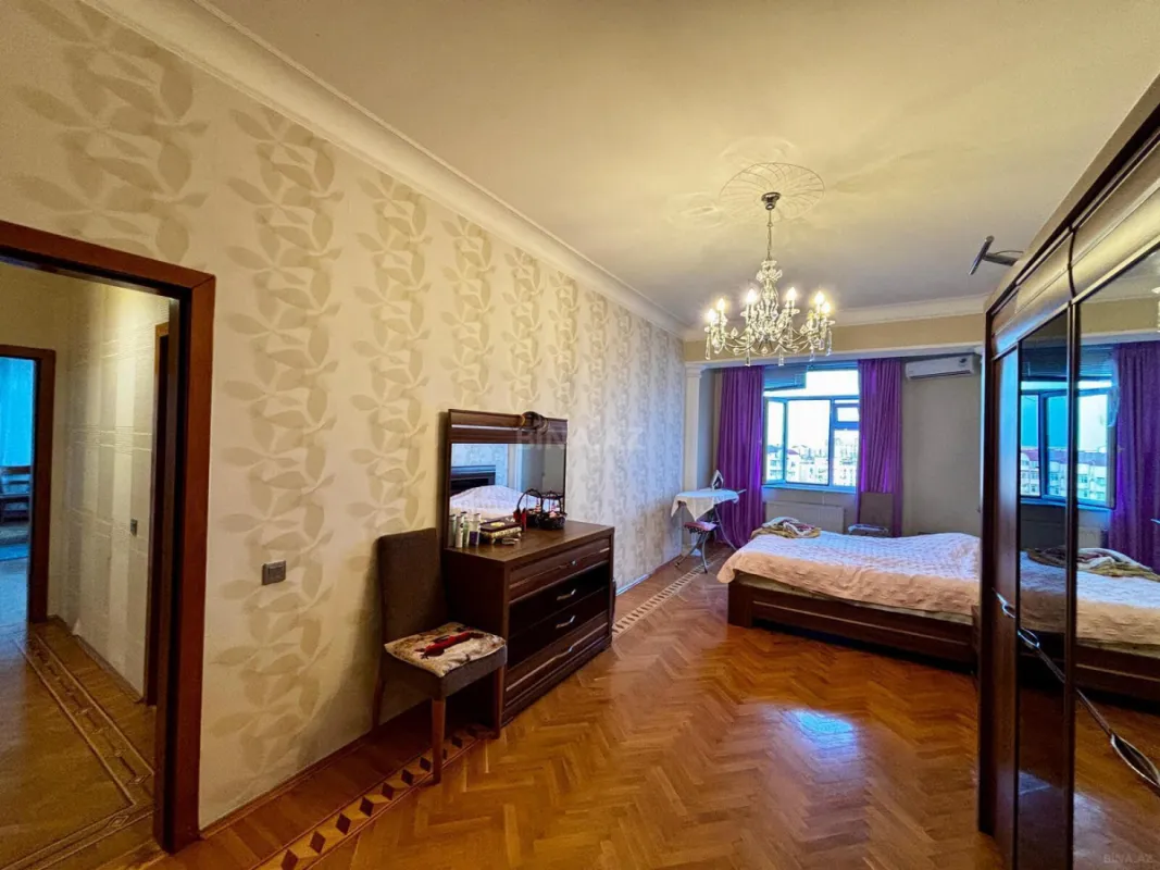 Satılır 3 otaqlı mənzil 167.7 m²