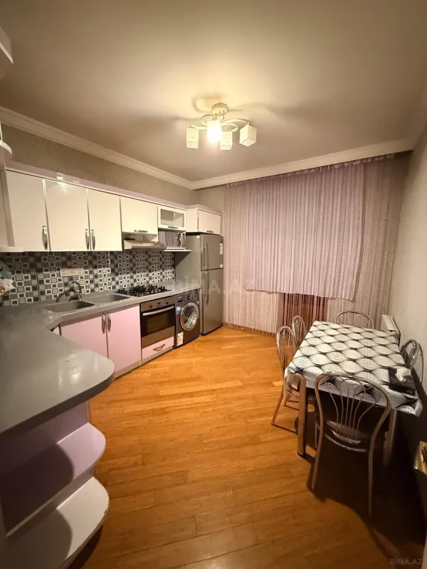 Kirayə verilir 2 otaqlı mənzil 68 m²