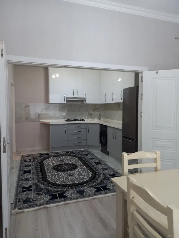 Kirayə verilir 2 otaqlı mənzil 80 m²