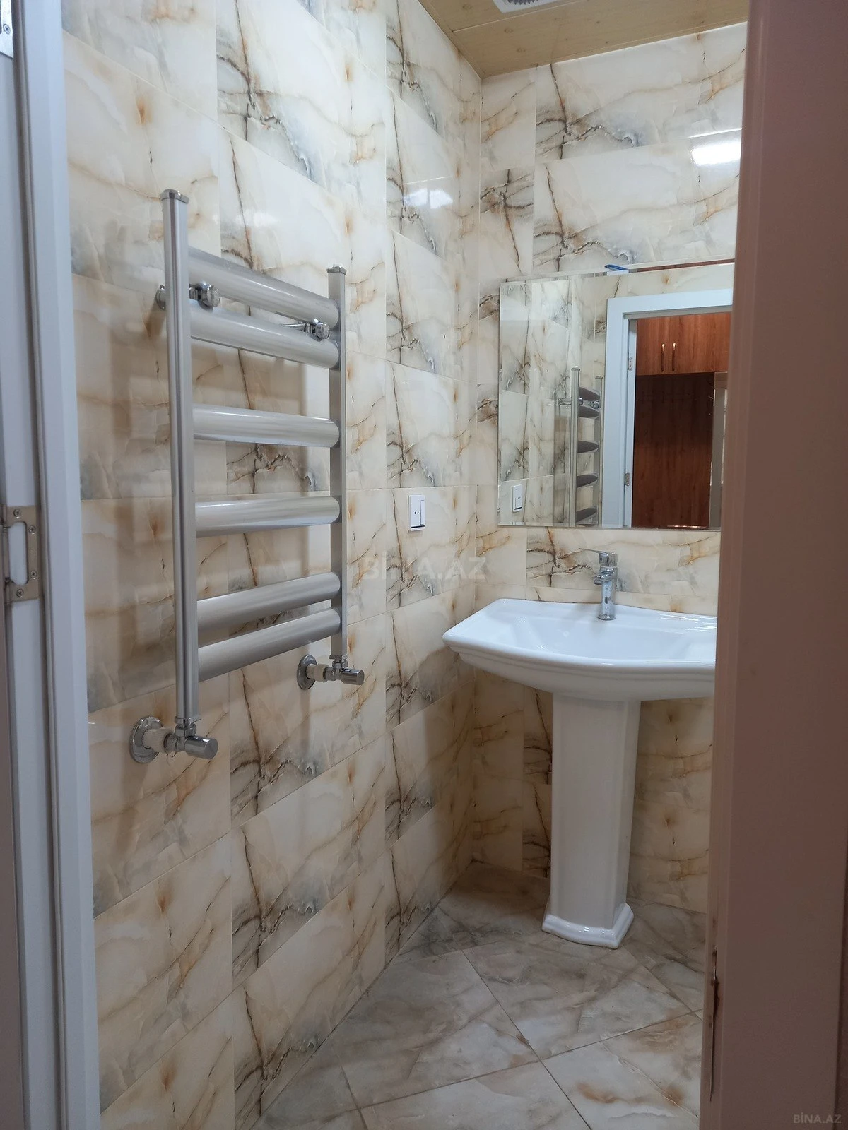 Kirayə verilir 2 otaqlı mənzil 80 m²