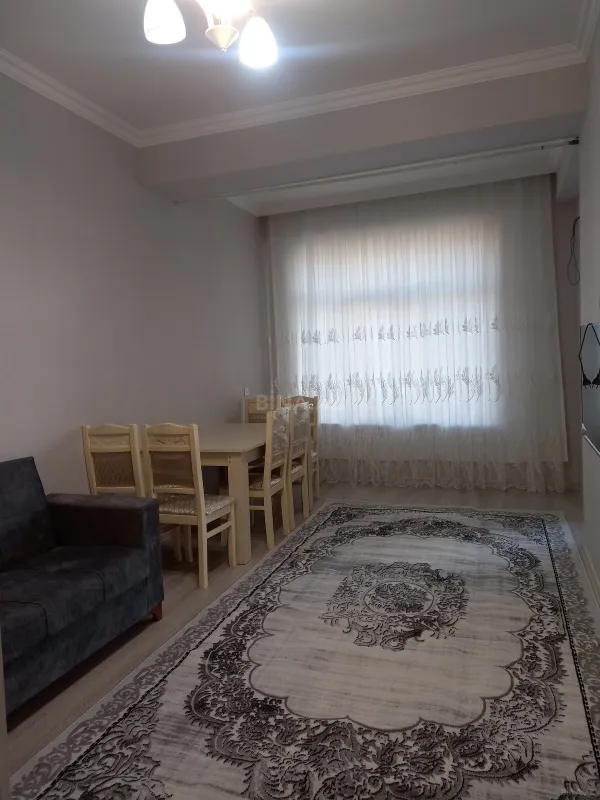 Kirayə verilir 2 otaqlı mənzil 80 m²
