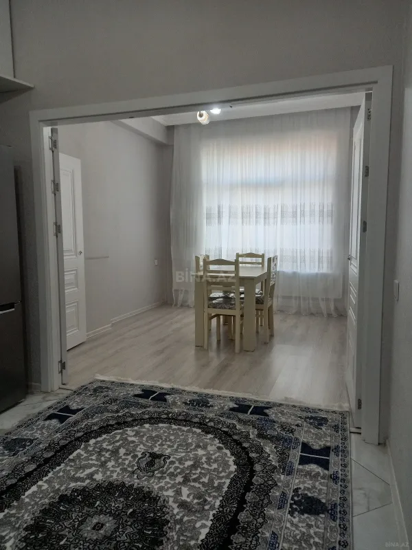 Kirayə verilir 2 otaqlı mənzil 80 m²