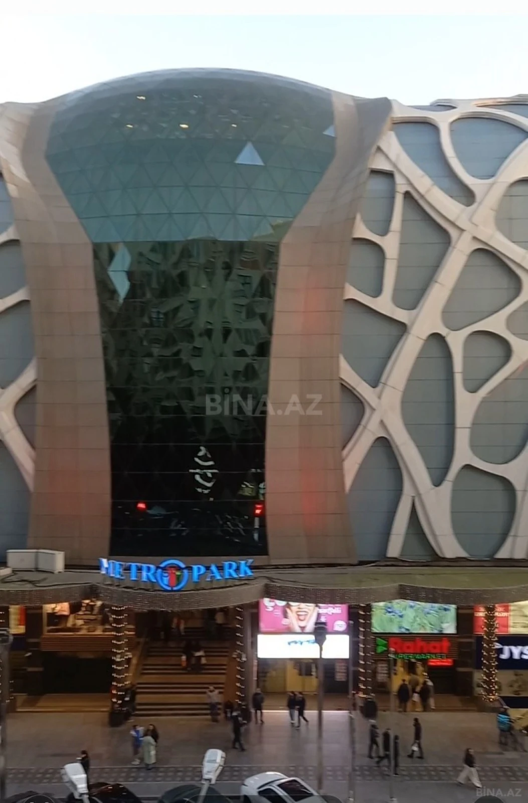 Kirayə verilir 2 otaqlı mənzil 80 m²