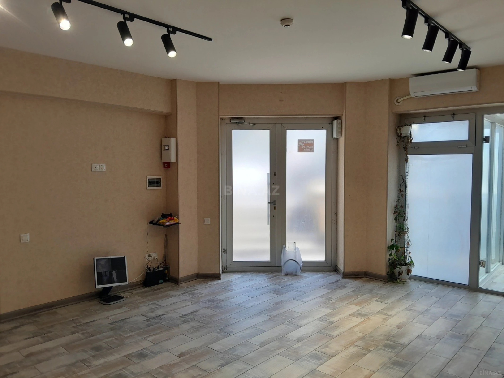 Kirayə verilir 2 otaqlı ofis 35 m²