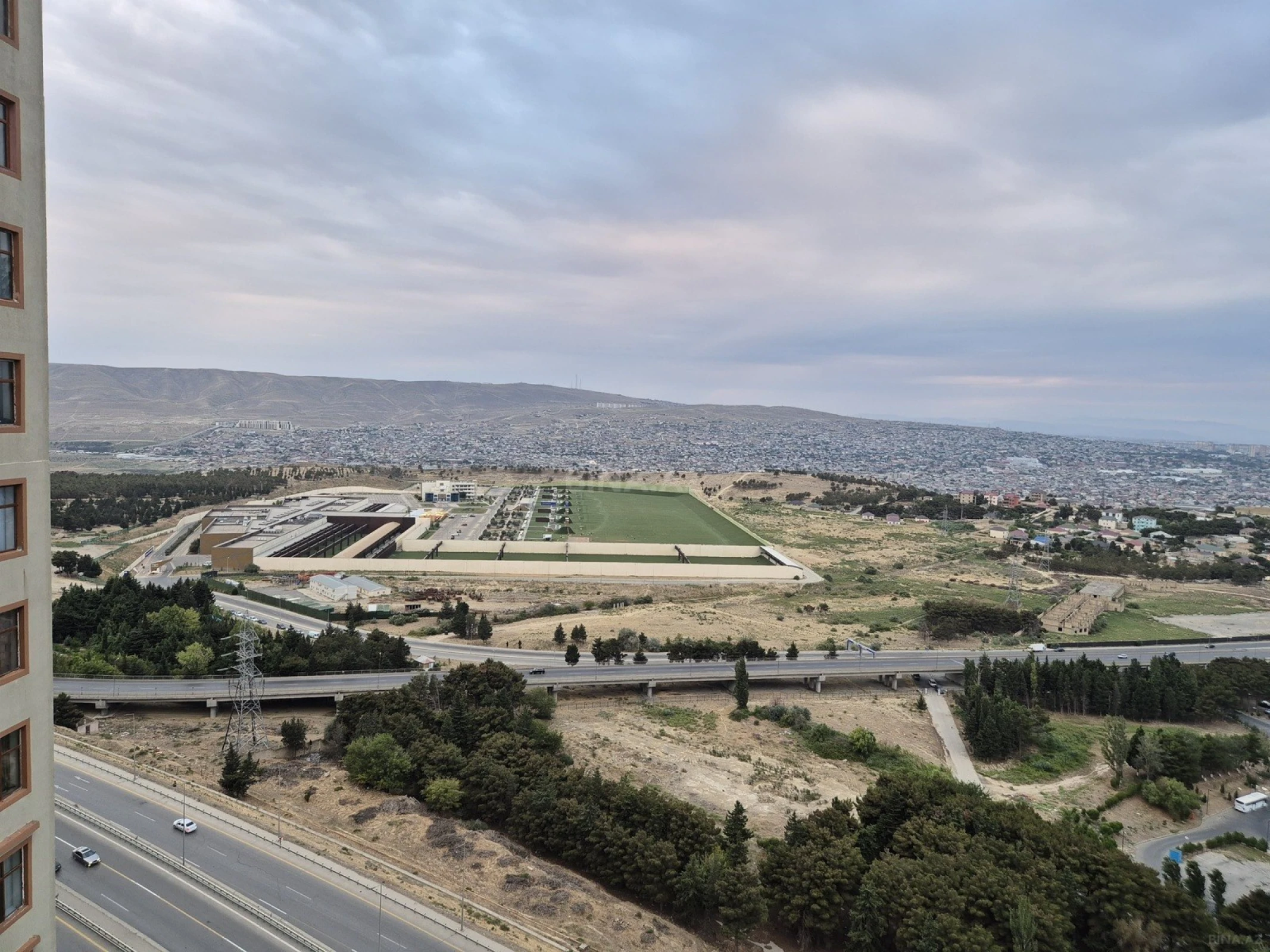 Satılır 3 otaqlı mənzil 115 m²