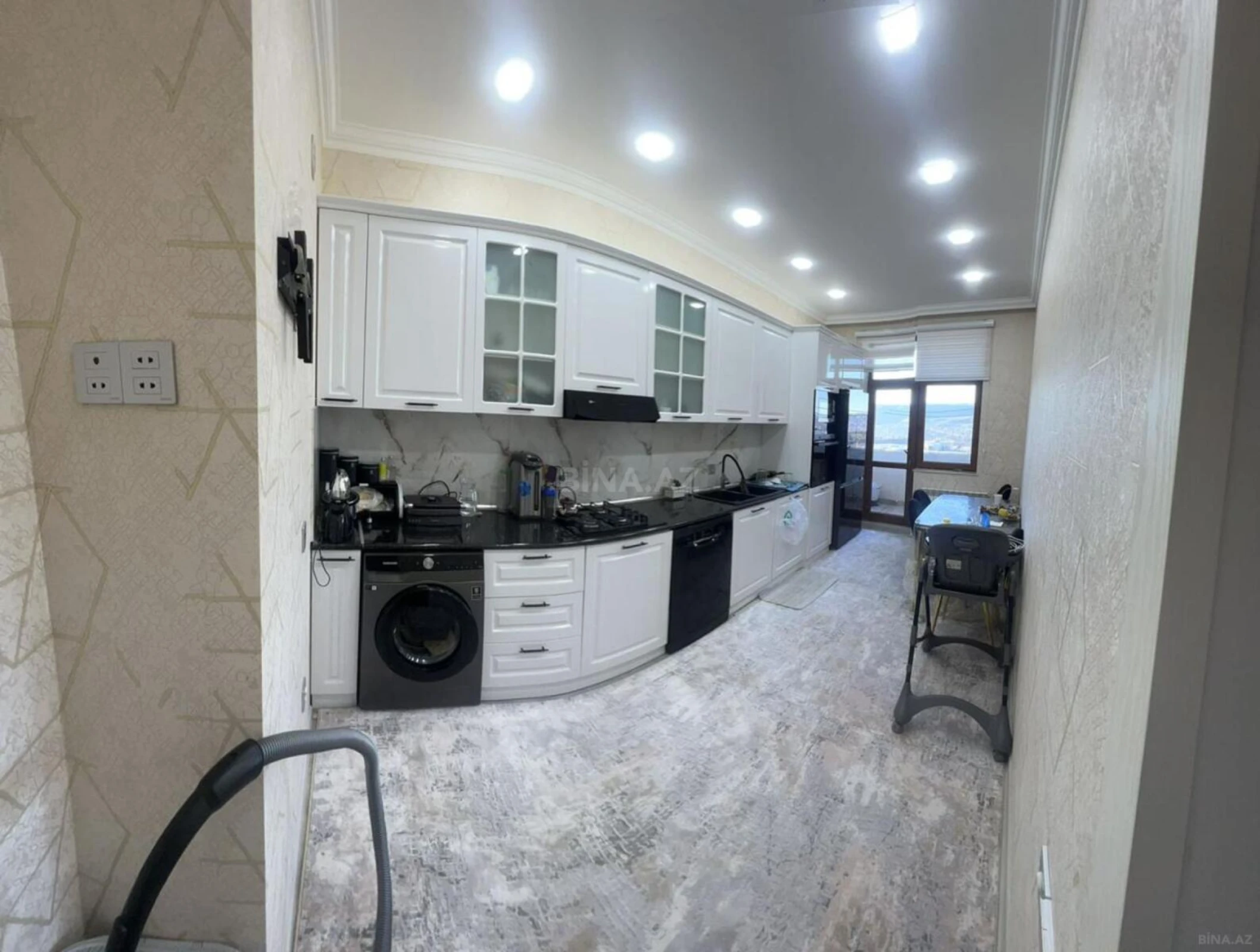 Satılır 3 otaqlı mənzil 115 m²