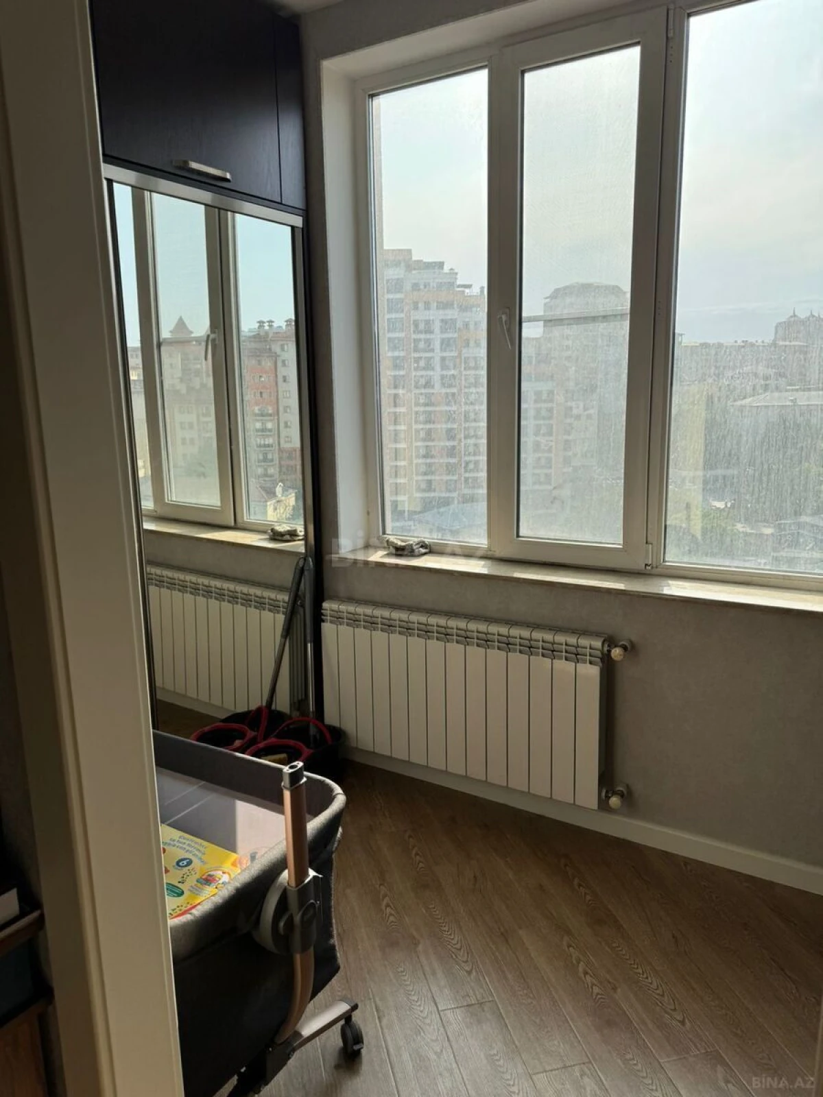 Satılır 4 otaqlı mənzil 184 m²
