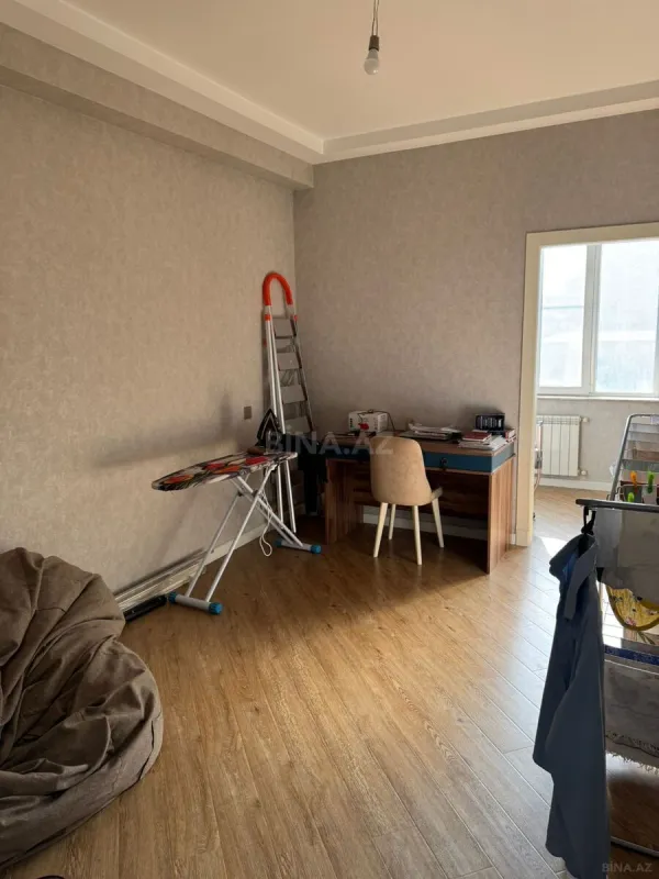 Satılır 4 otaqlı mənzil 184 m²