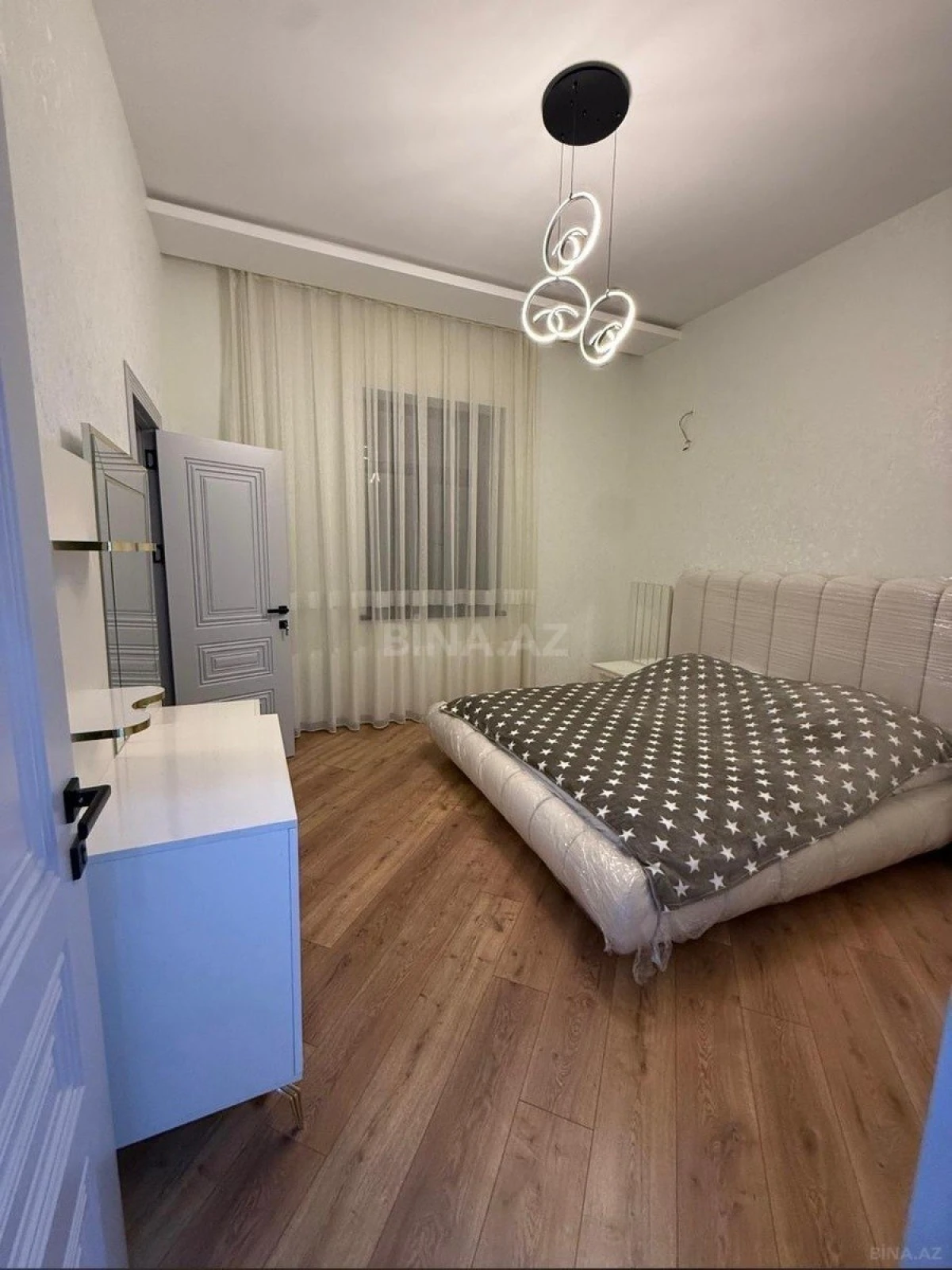 Kirayə verilir 4 otaqlı həyət evi 240 m²