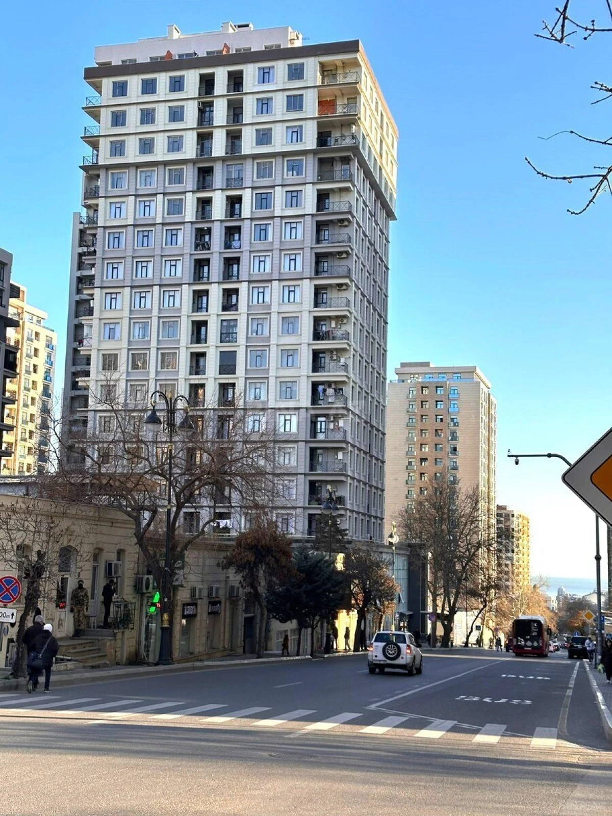 Satılır 3 otaqlı mənzil 109 m²