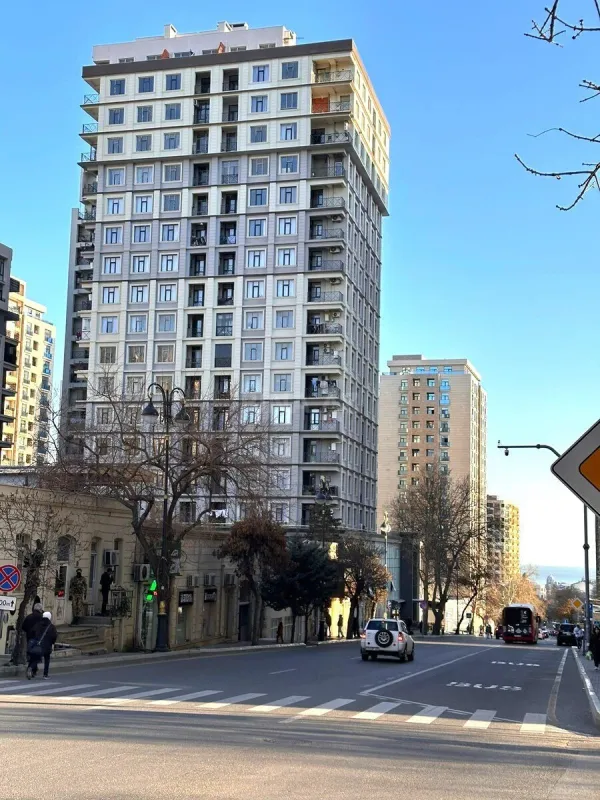 Satılır 3 otaqlı mənzil 109 m²