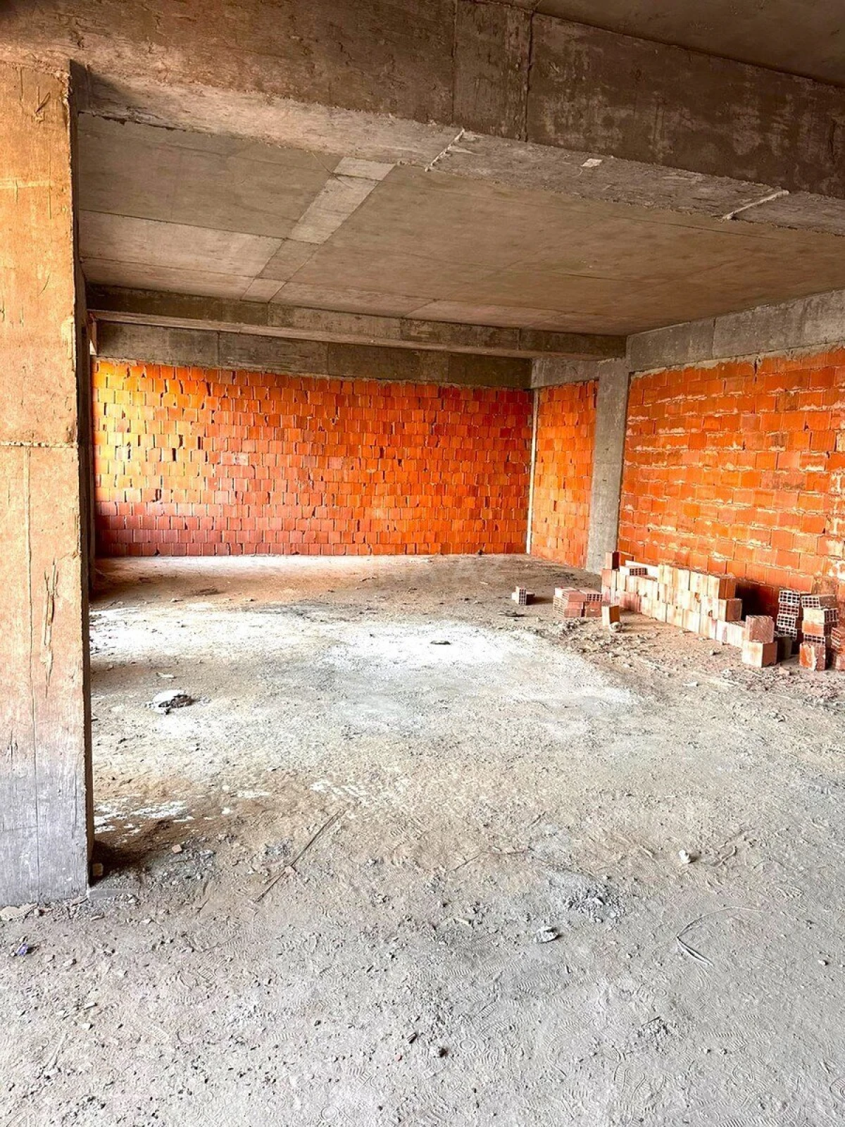 Satılır 3 otaqlı mənzil 109 m²