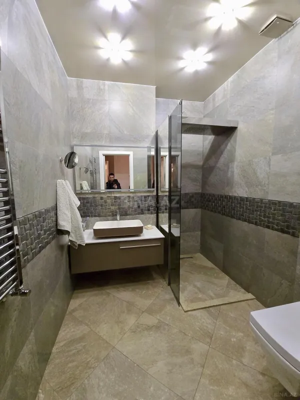 Satılır 4 otaqlı mənzil 170.7 m²