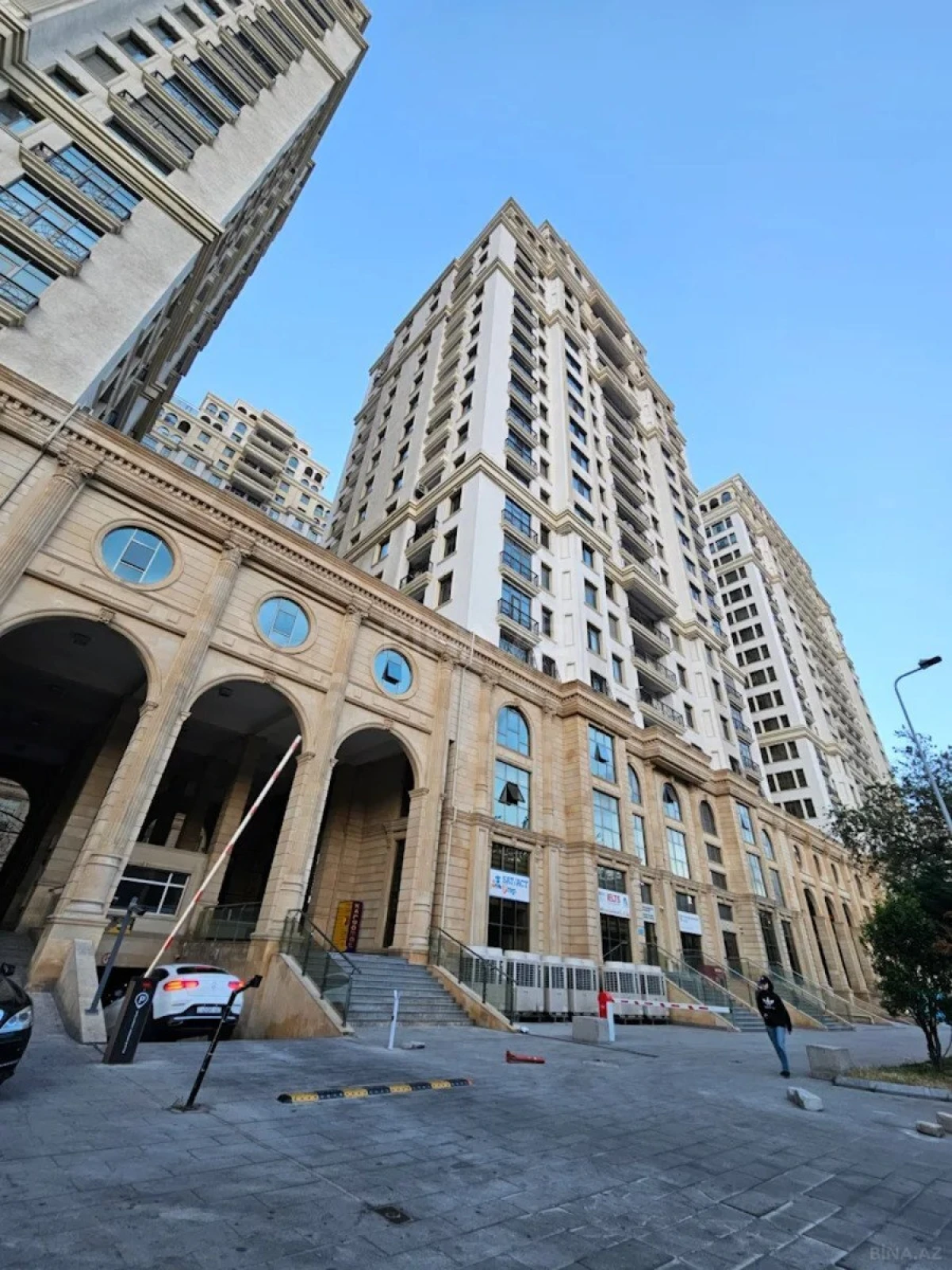 Satılır 4 otaqlı mənzil 170.7 m²