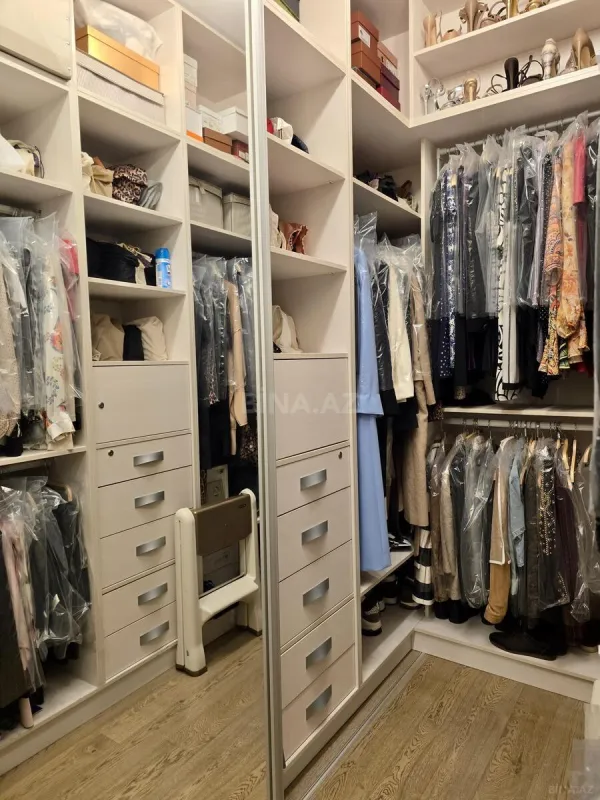 Satılır 4 otaqlı mənzil 170.7 m²