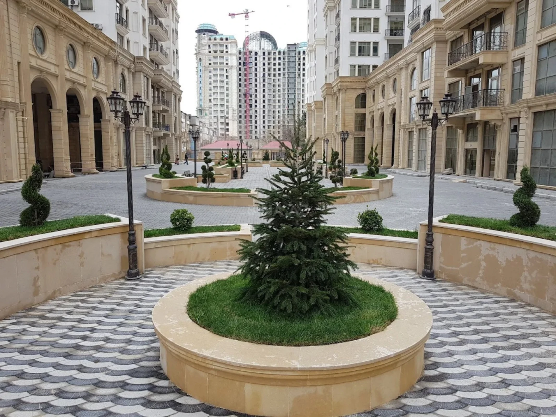 Satılır 4 otaqlı mənzil 170.7 m²