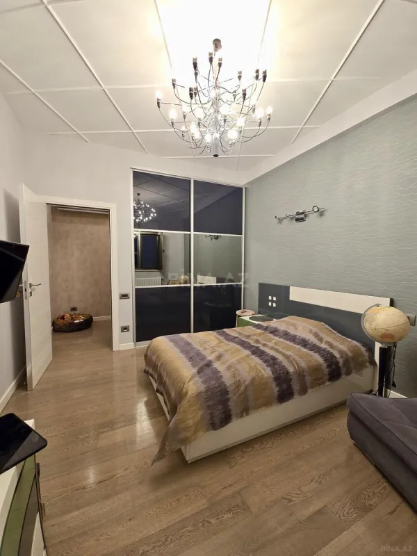 Satılır 4 otaqlı mənzil 170.7 m²