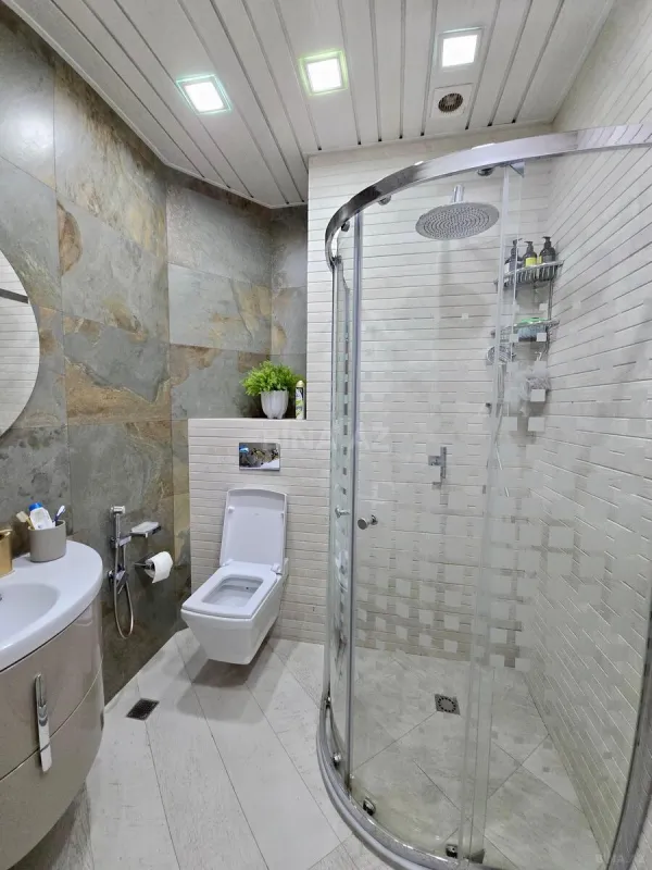Satılır 4 otaqlı mənzil 170.7 m²