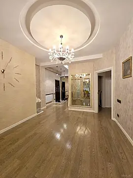 Satılır 4 otaqlı mənzil 170.7 m²