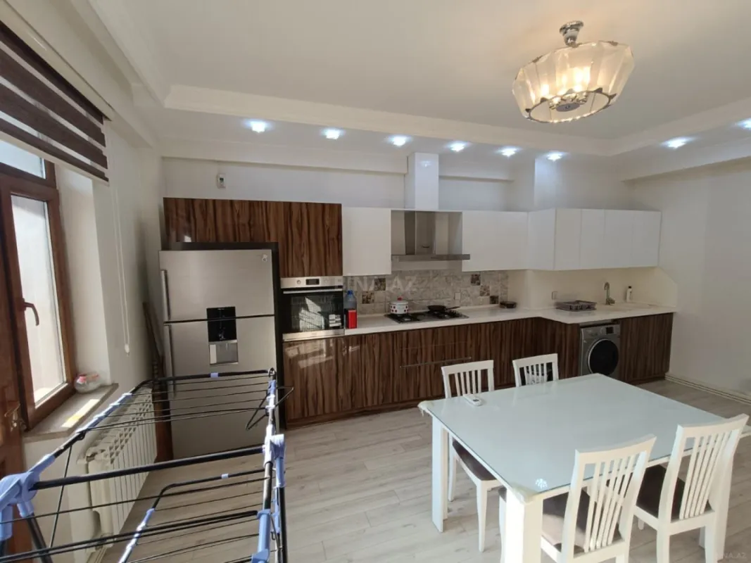 Kirayə verilir 3 otaqlı mənzil 145 m²