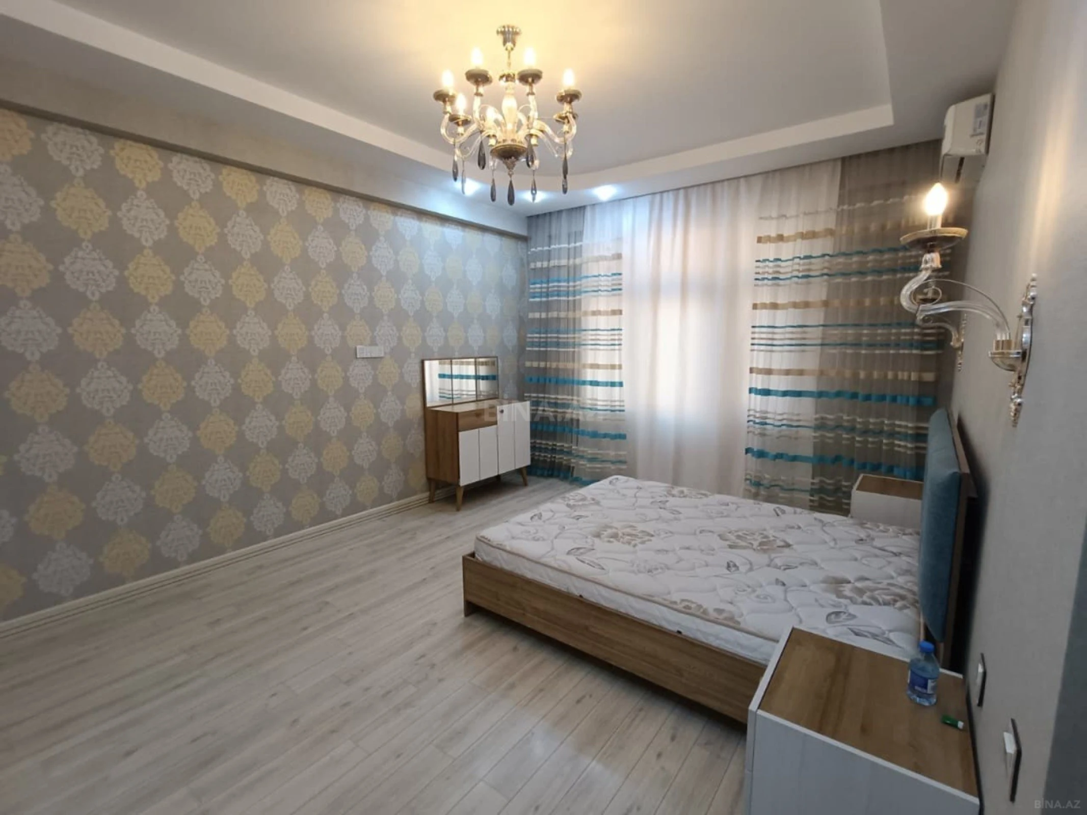 Kirayə verilir 3 otaqlı mənzil 145 m²
