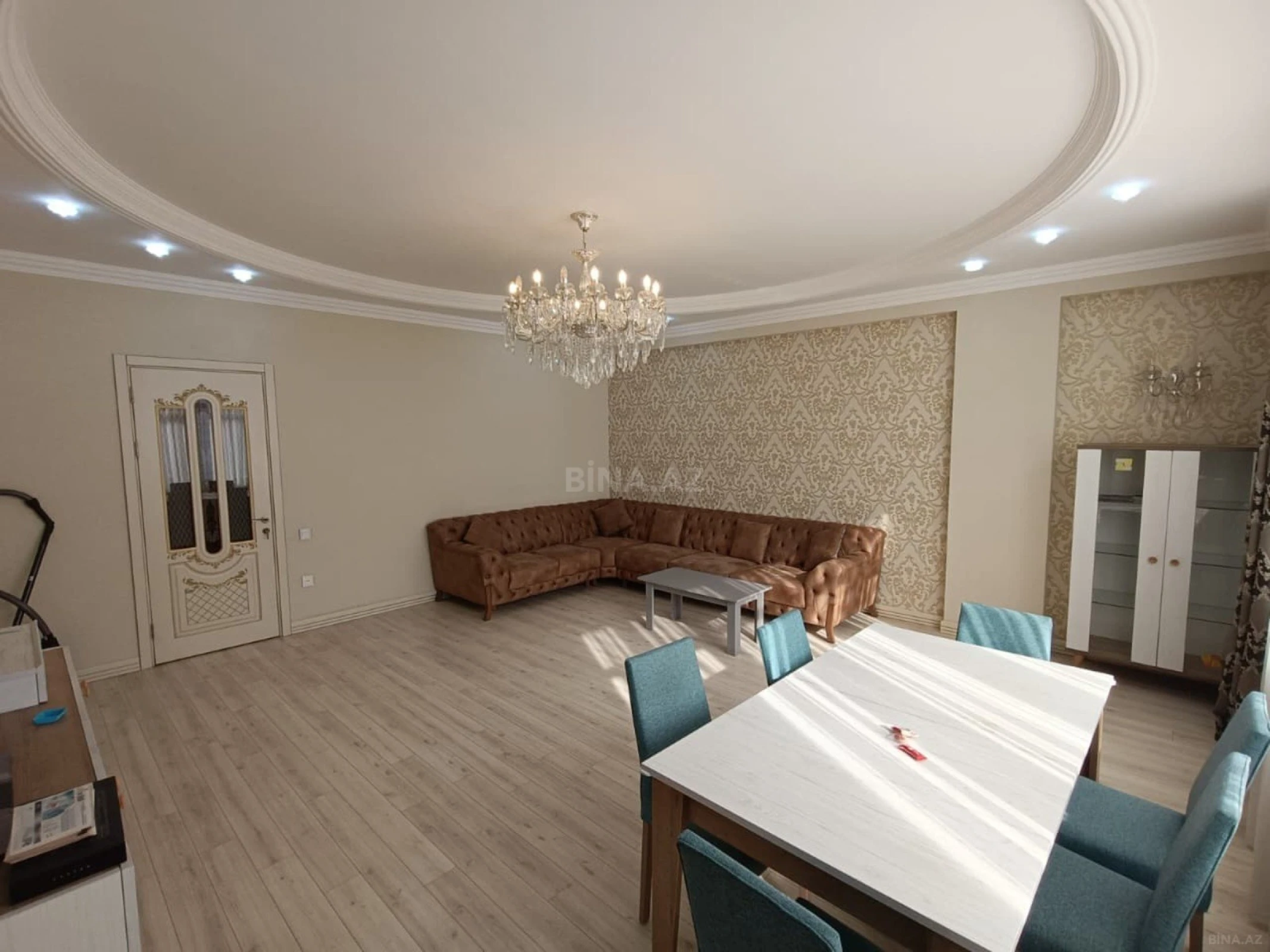 Kirayə verilir 3 otaqlı mənzil 145 m²