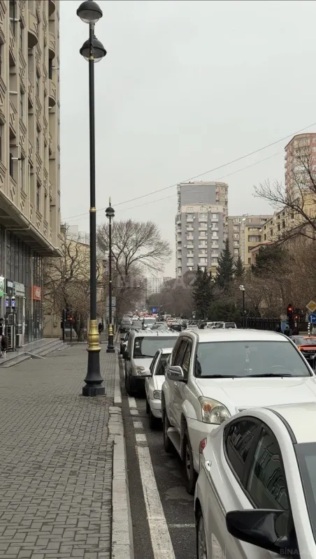 Kirayə verilir obyekt 570 m²