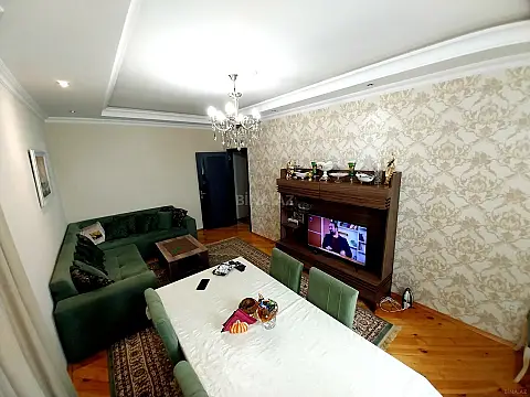 Satılır 2 otaqlı mənzil 68 m²