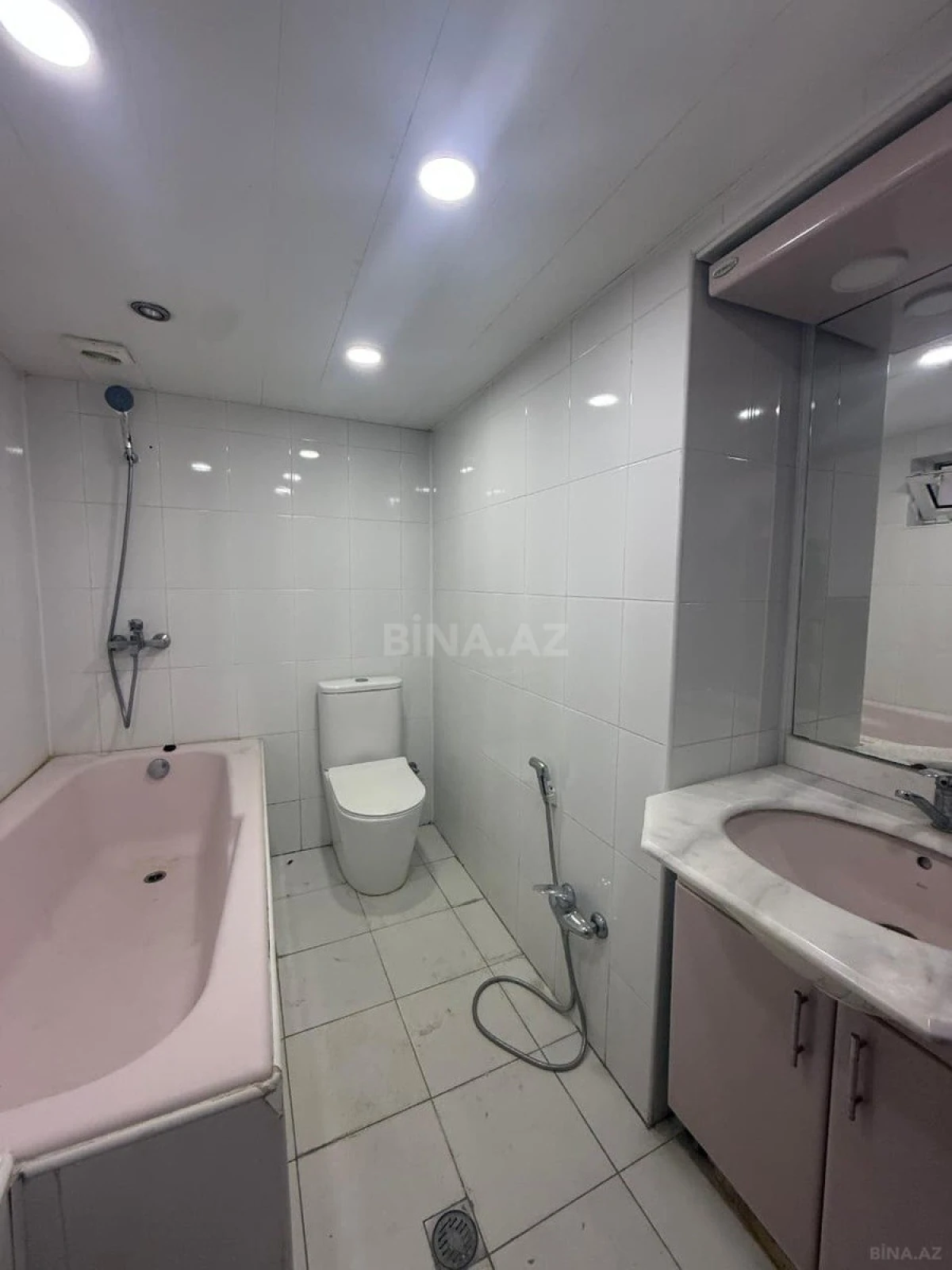 Kirayə verilir 3 otaqlı ofis 100 m²