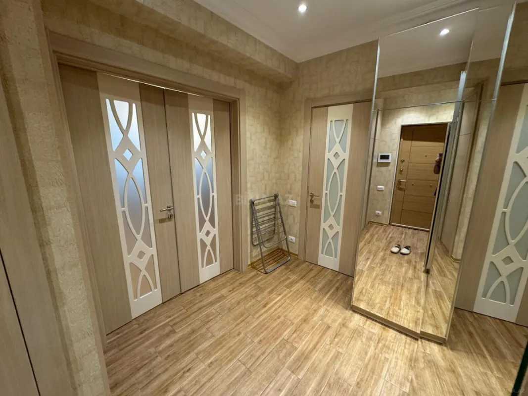 Kirayə verilir 2 otaqlı mənzil 100 m²