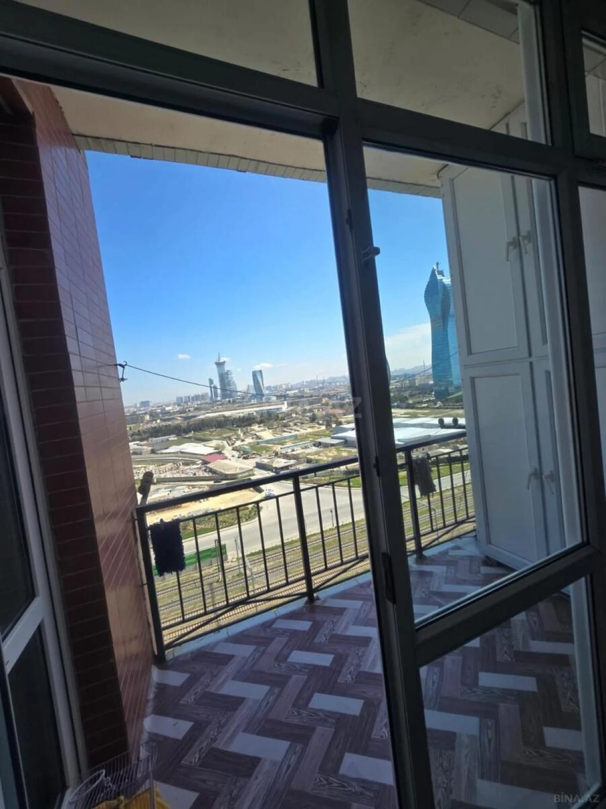 Satılır 3 otaqlı mənzil 126 m²