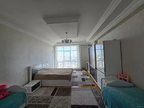 Satılır 3 otaqlı mənzil 126 m²