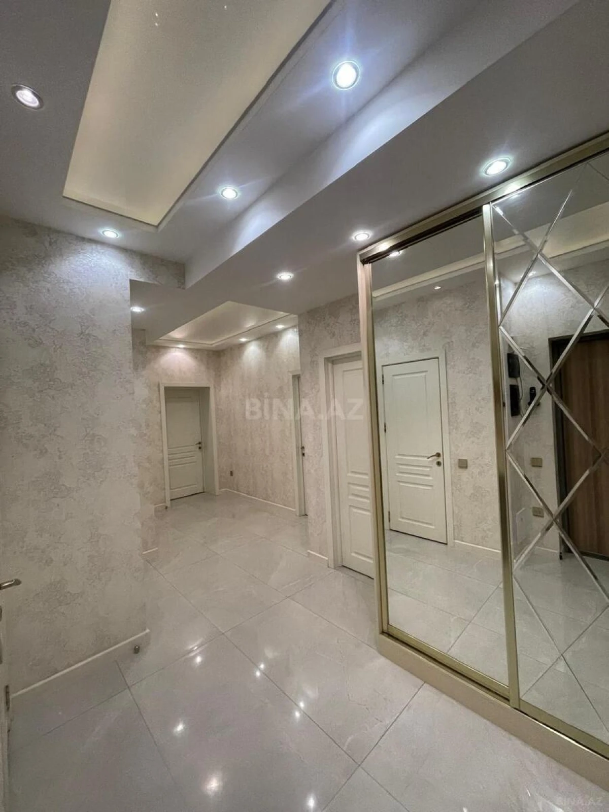 Satılır 3 otaqlı mənzil 100 m²