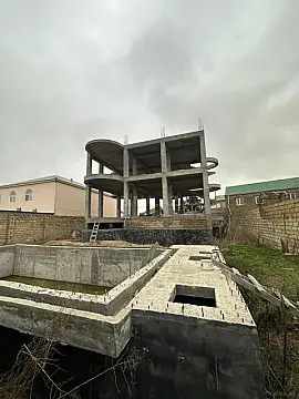 Satılır 7 otaqlı həyət evi 470 m²