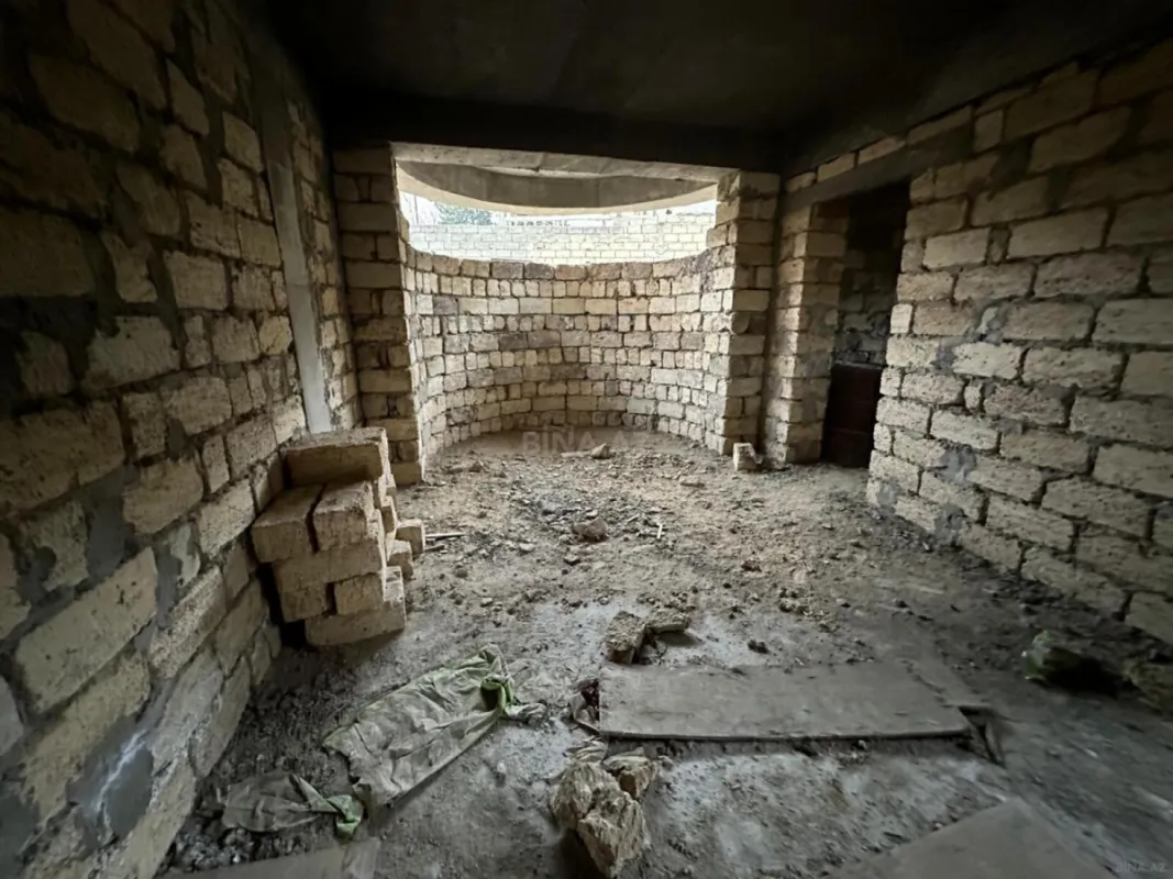 Satılır 7 otaqlı həyət evi 470 m²