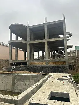 Satılır 7 otaqlı həyət evi 470 m²