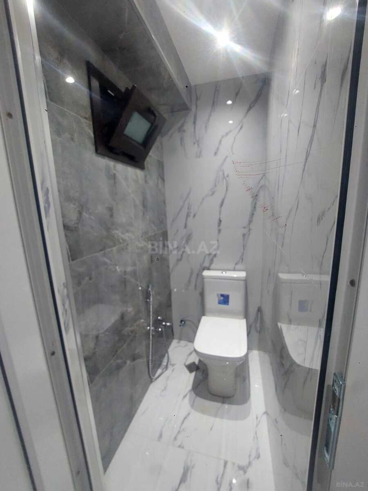 Satılır 2 otaqlı mənzil 65 m²