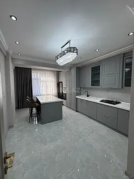 Satılır 3 otaqlı mənzil 138 m²