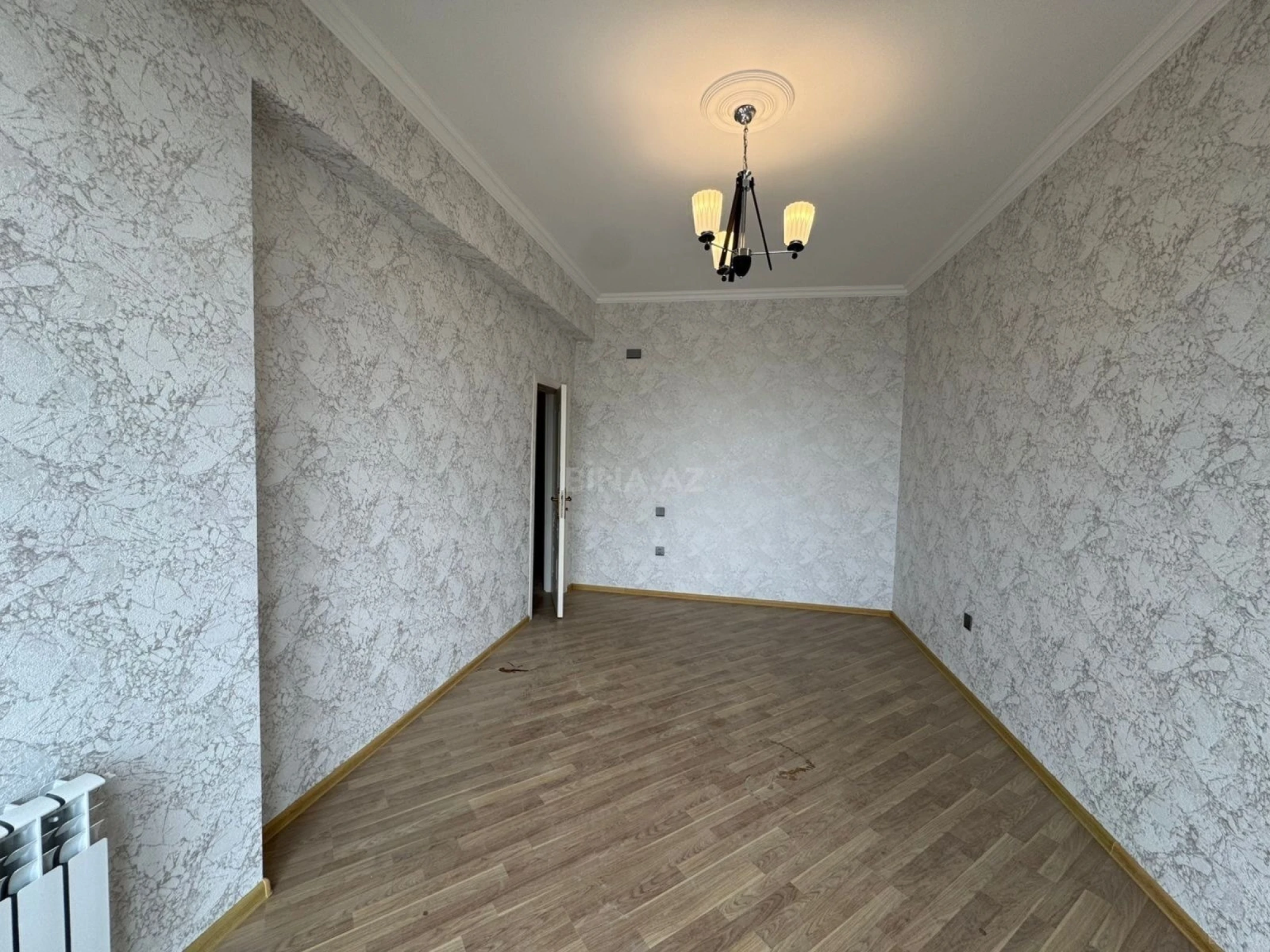 Satılır 4 otaqlı mənzil 134 m²