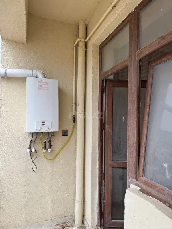 Satılır 4 otaqlı mənzil 134 m²