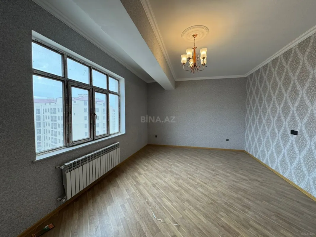 Satılır 4 otaqlı mənzil 134 m²