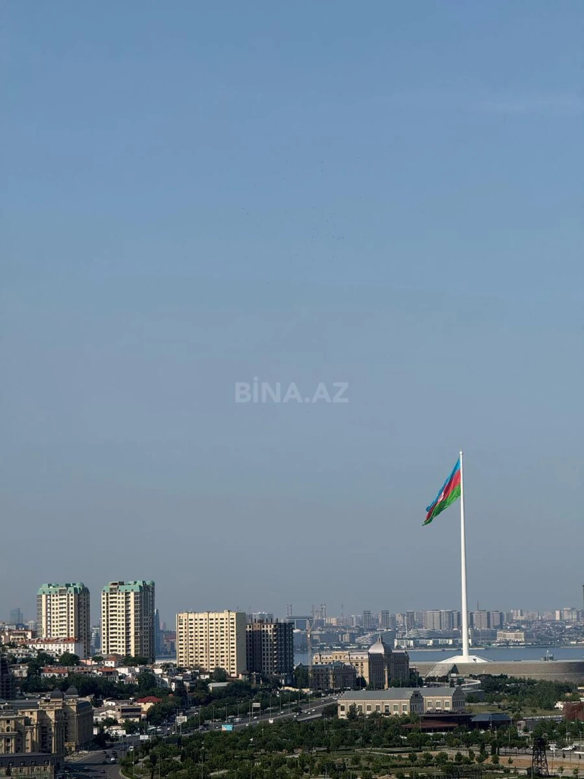 Satılır 4 otaqlı mənzil 134 m²