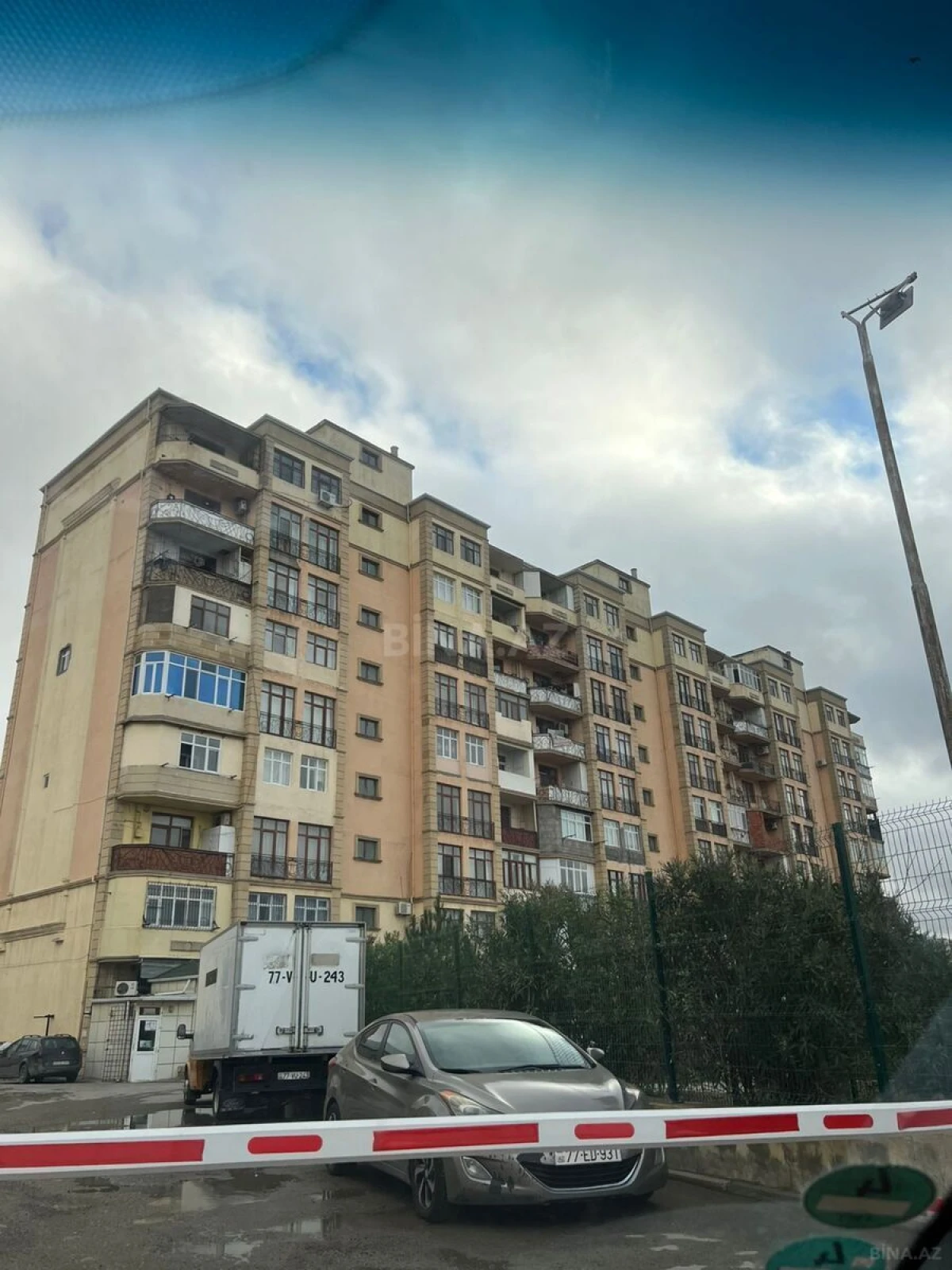 Satılır 2 otaqlı mənzil 87 m²