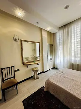 Satılır 3 otaqlı mənzil 130 m²