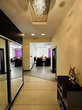 Satılır 3 otaqlı mənzil 130 m²