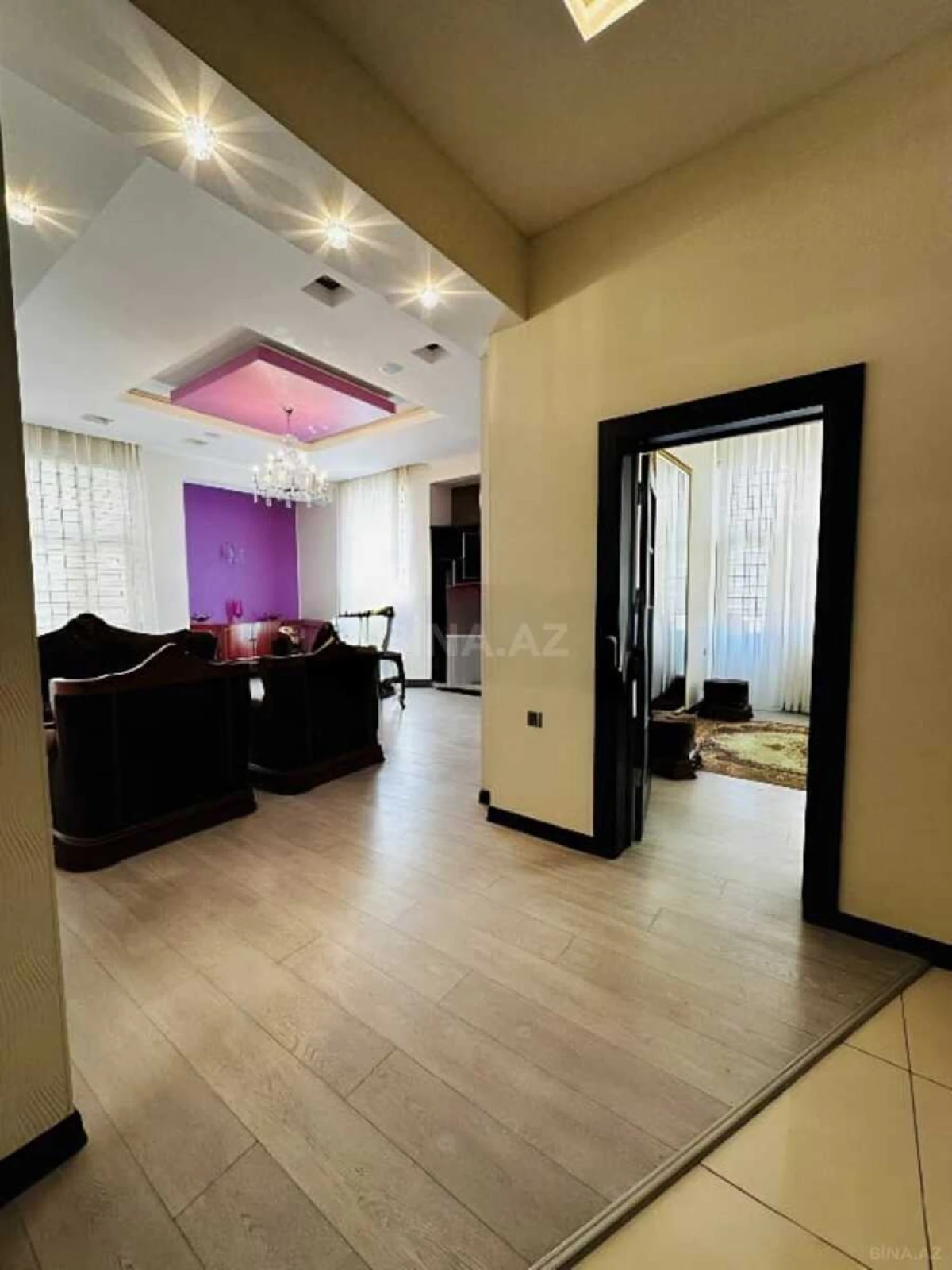 Satılır 3 otaqlı mənzil 130 m²