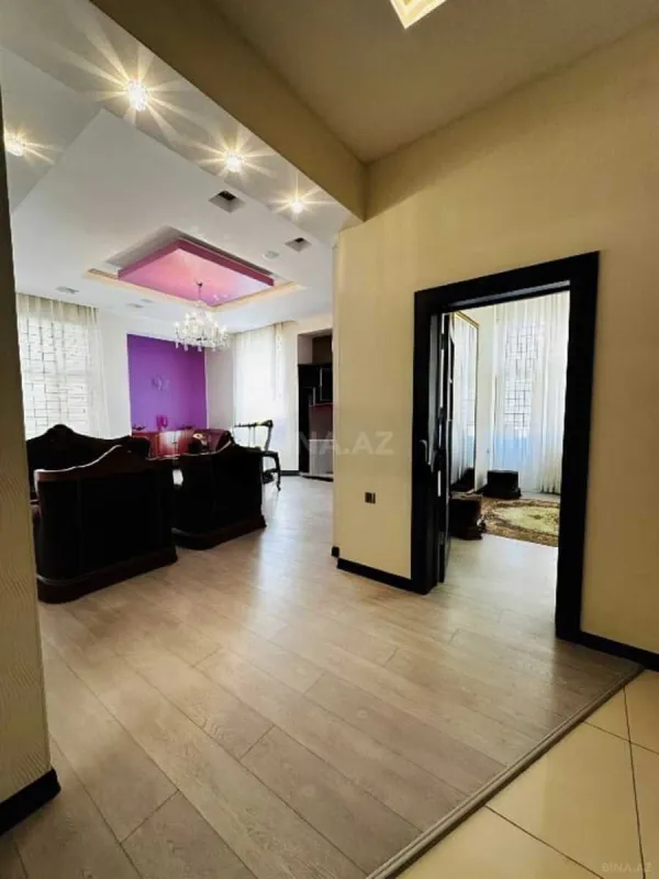 Satılır 3 otaqlı mənzil 130 m²