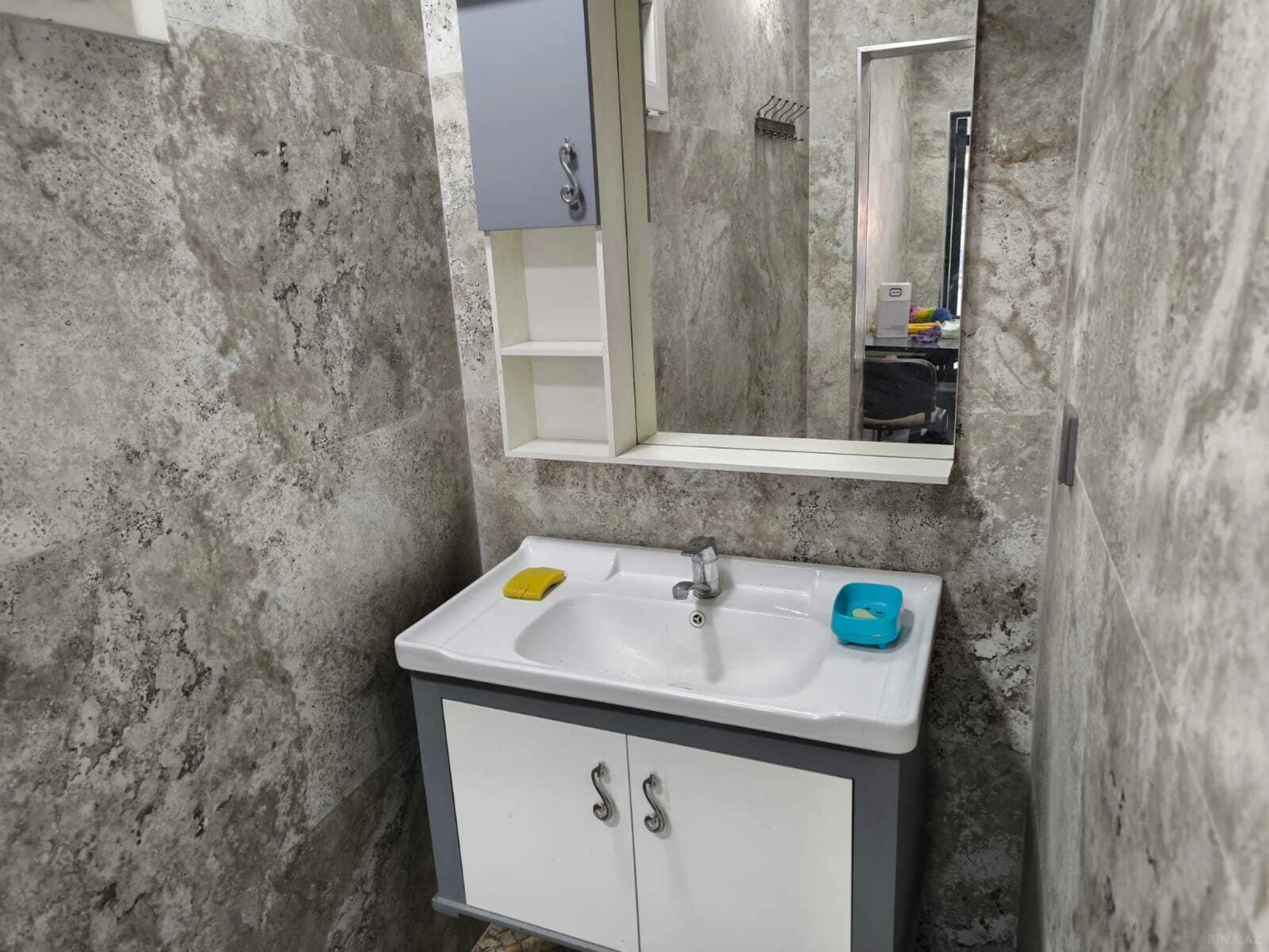 Kirayə verilir obyekt 870 m²